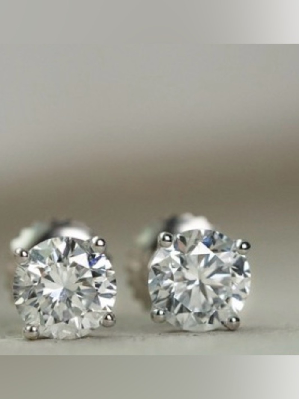 Luvanash 0.25 CTW SOLID PLATINUM Lab Diamond Studs SCREW BACK F-G VS - Picture 2 of 7